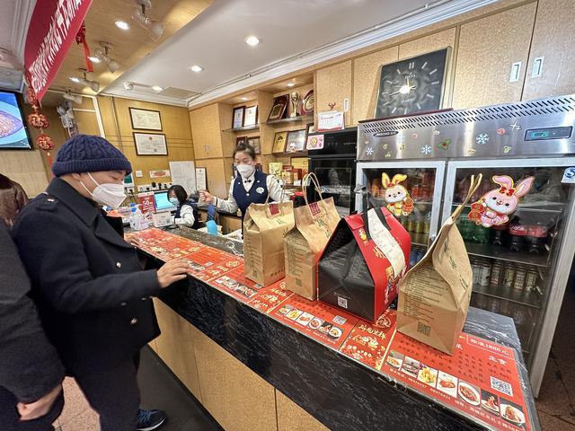 北京餐饮业“开门红” 元宵佳节消费市场再升温