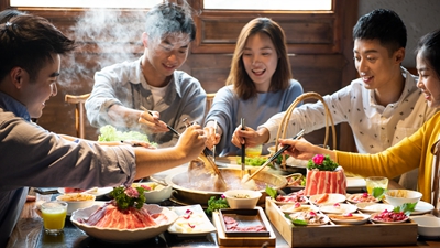 开拓新场景、引领新风尚，餐饮业向品牌化专业