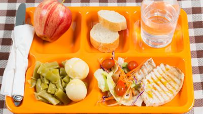 探访上海社区食堂：“来者不拒”还有下午茶