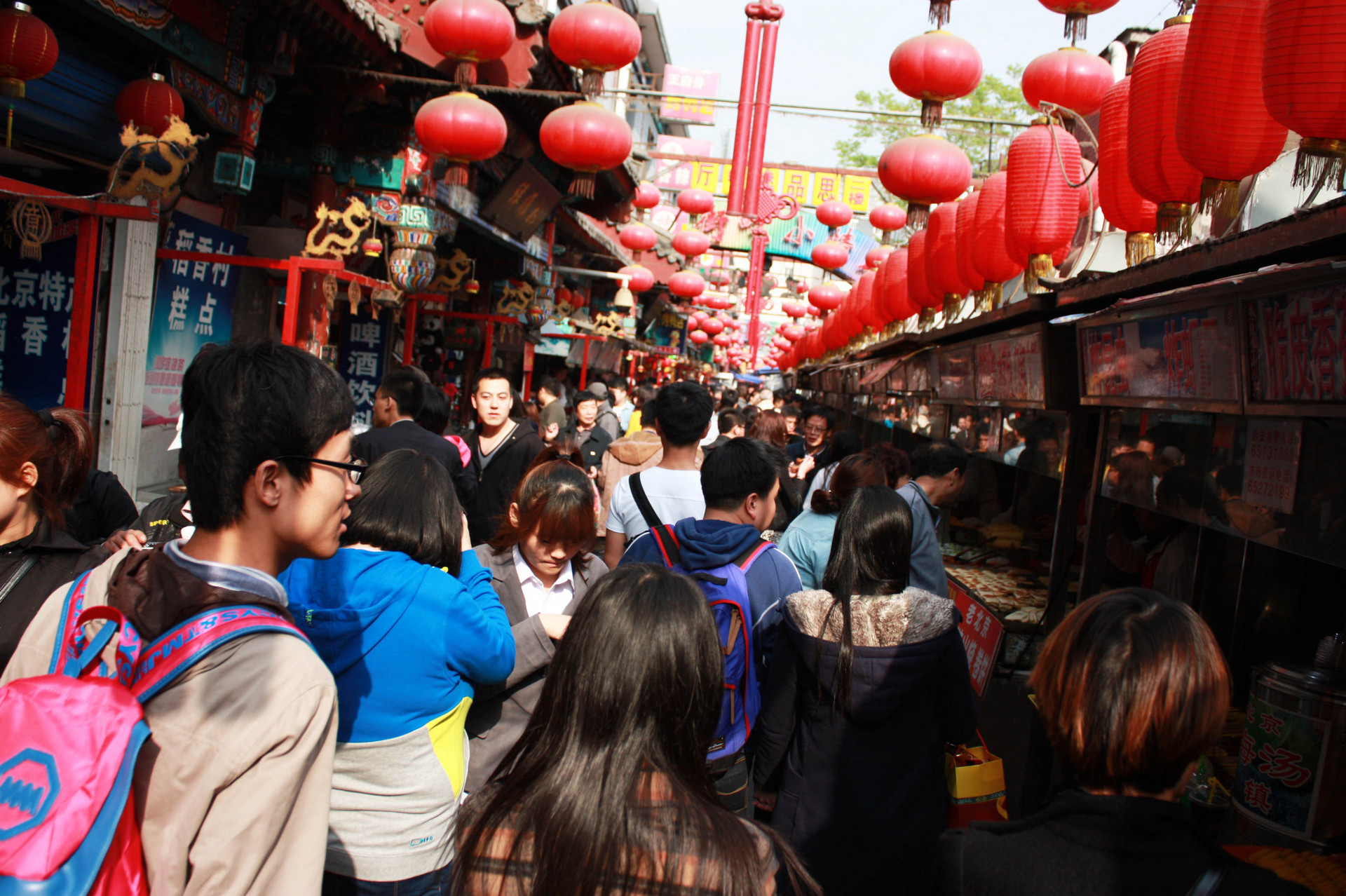 商务部：消费市场呈现稳步恢复的态势