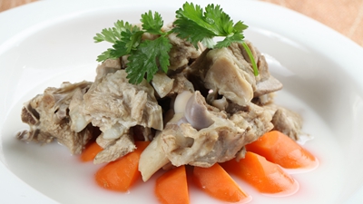 甘肃临夏千年“村味”探出海 “食”美有味更有