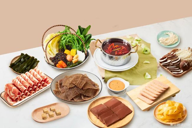  呷哺呷哺贺光启发声：关闭两百家亏损门店，新