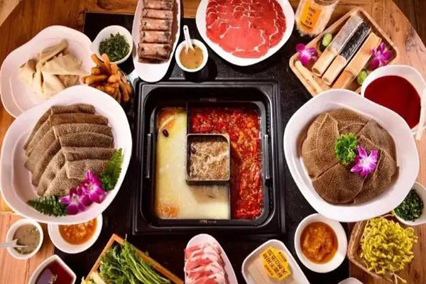 开火锅店需要的设备清单:电磁炉、切片机、冰箱等