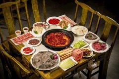 火锅店一年能挣100万吗:能挣到（投资40万