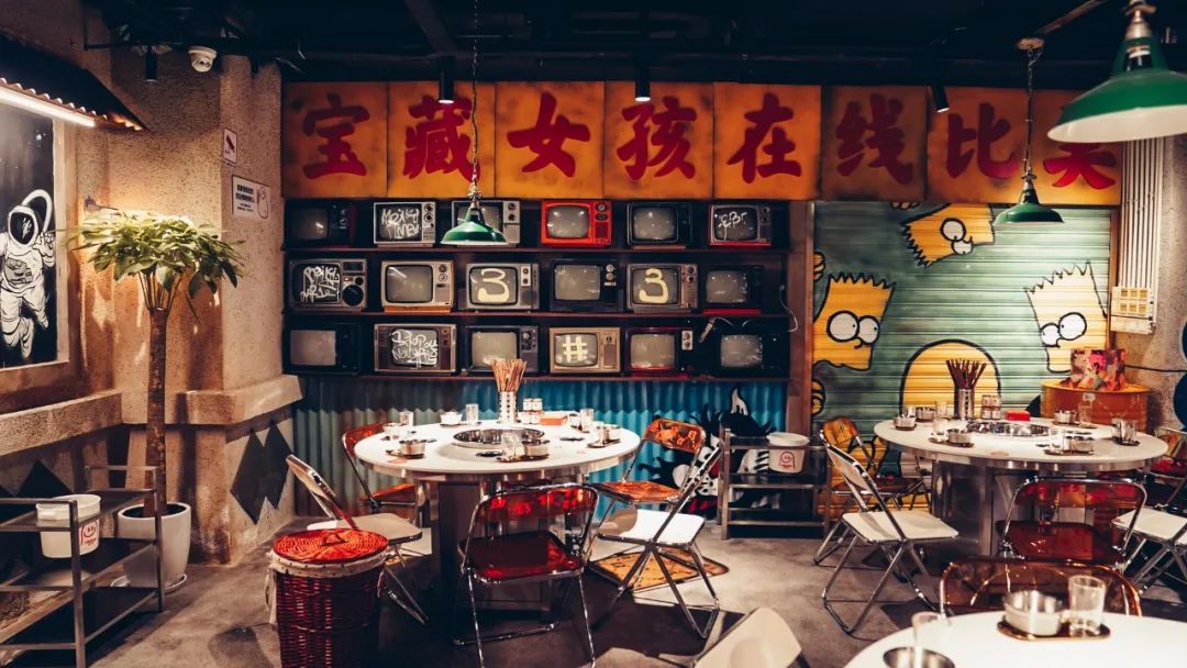 单店鸡脚筋月销4吨、霸占好评榜第一,这家串串火锅火了!