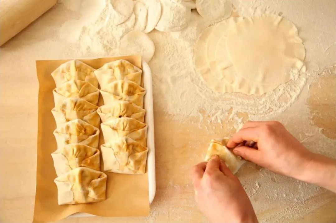 新疆被全国游客挤爆!悄悄走热的新疆菜未来可期?