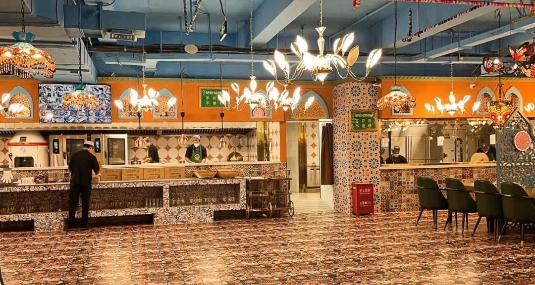 新疆被全国游客挤爆!悄悄走热的新疆菜未来可期?