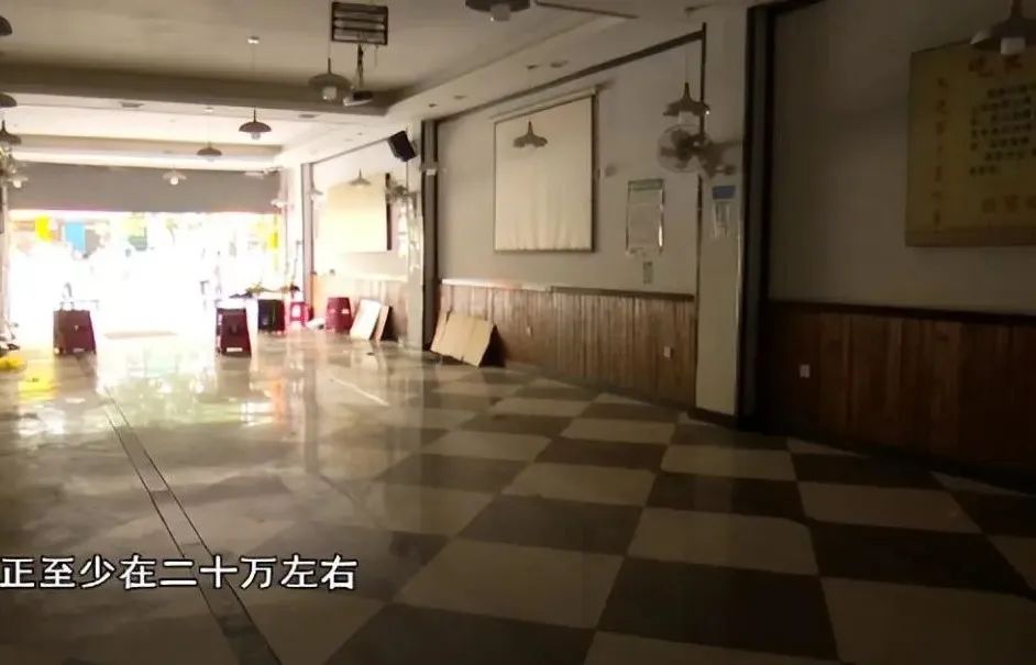 火锅店一夜之间被房东搬空！老板：损失至少20万
