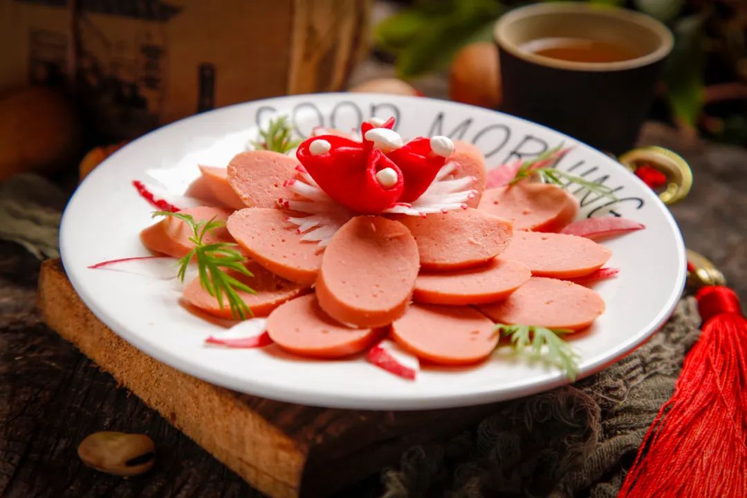 上海小南国发布盈利预警;寿司郎否认“禁止员工说粤语”