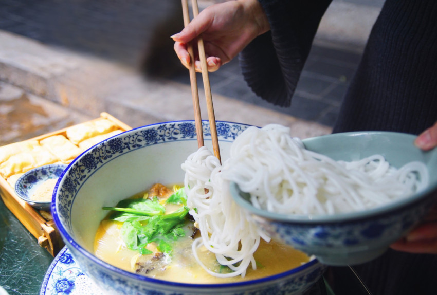 群雄割据,云南米线赛道能否冲出千店品牌?