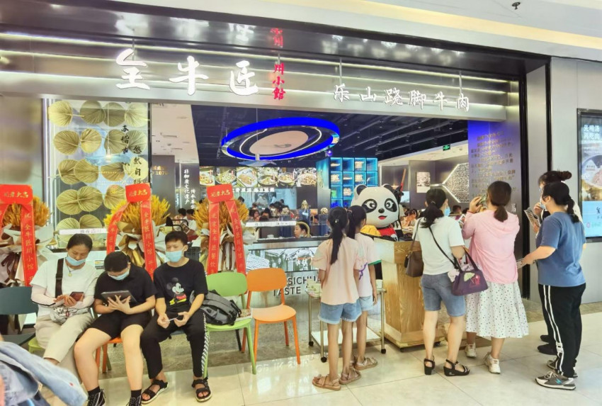 从北京跷脚牛肉扛霸子到100家店的全国跷脚牛肉大王,全牛匠凭什么?