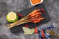 “牛肉风味小串”实为鸭肉，食材描述岂能“抖