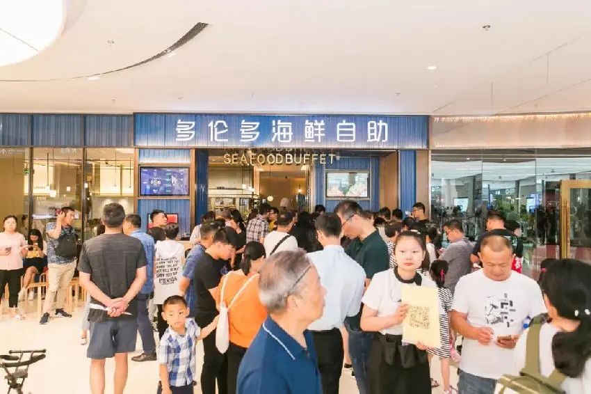 你看不上的自助餐，正在下沉市场迎来“第二春”！