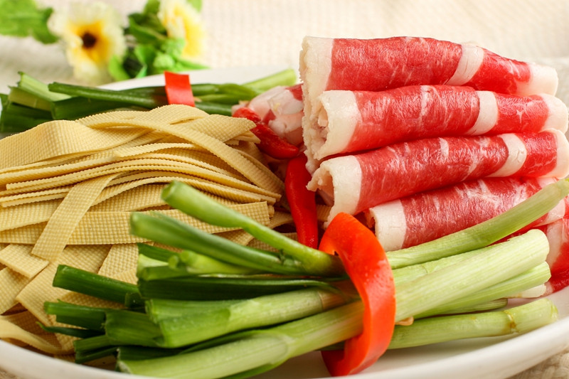 省事、美味还划算，超市临期半价“预制菜” 受欢迎