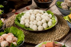 “海霸王爆浆小鱼丸”主料竟是鸡肉？还掺有猪