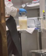 火锅店在汤底加“三花淡奶”，营养专家：不会