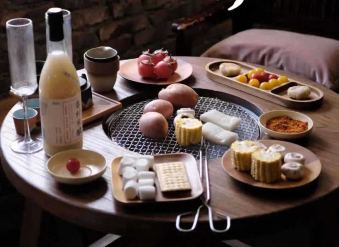 全网流量破10亿，年轻人为什么爱上“围炉煮茶”？