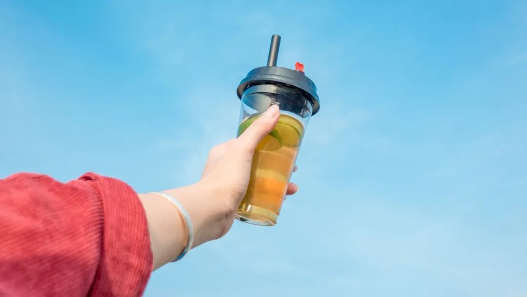 奶茶取消外卖满减半月后,CoCo、瑞幸成最大赢家