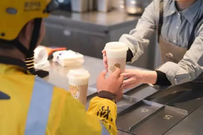 喜茶们在外卖平台“狂飙”