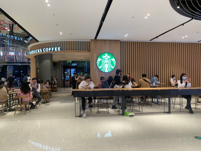 在咖啡店解决一日三餐,打工人造出的新市场靠谱吗?