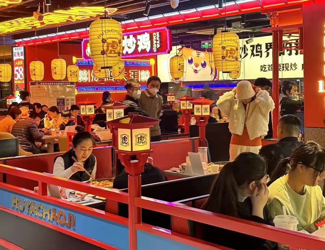 海底捞都要学的炒鸡界“头牌”，是如何炼成的？