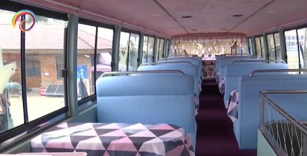 “咖啡巴士”来了！公交车变身移动咖啡屋，昆明人又解锁了新玩法！