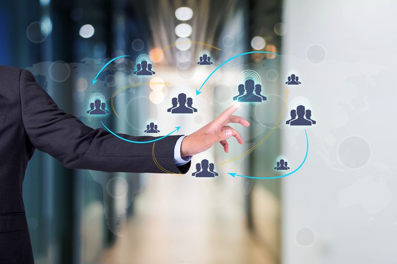 进大学招洗碗工?餐饮业招新也别忘留旧