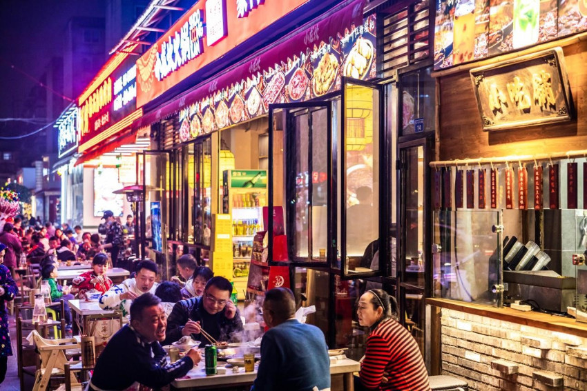 小龙坎要开100家社区店：把火锅食堂开到顾客家门口