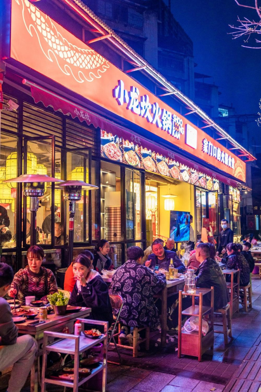 小龙坎要开100家社区店：把火锅食堂开到顾客家门口