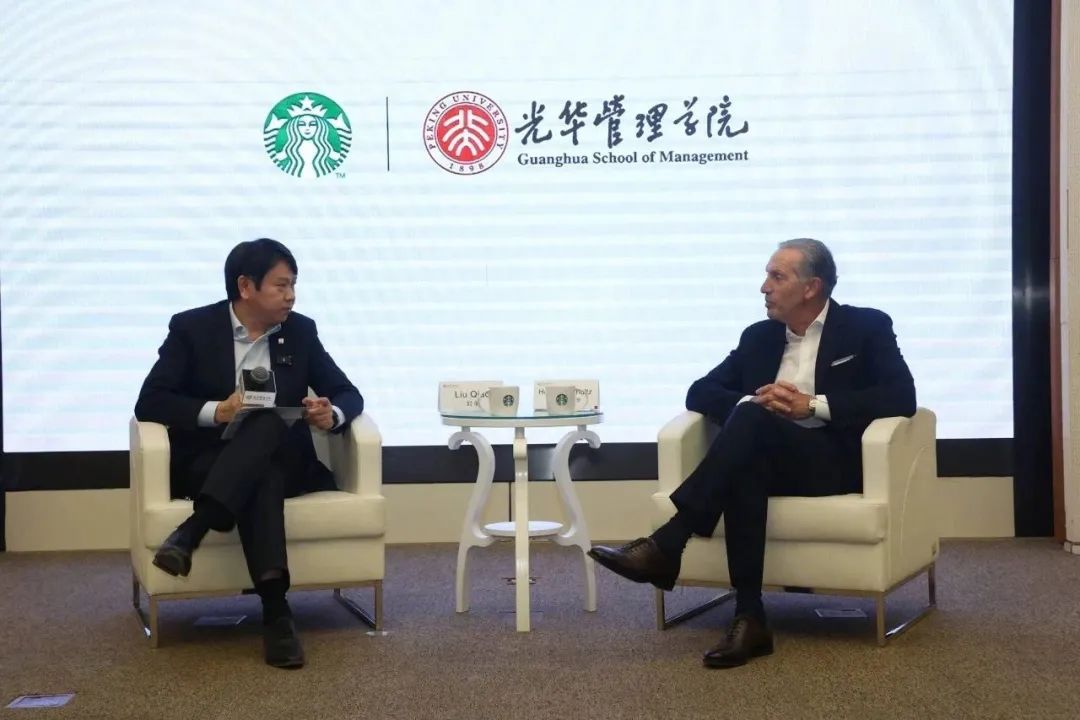 专访星巴克创始人舒尔茨：星巴克中国的门店将超10000家