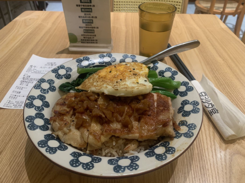 我在网红街区开餐饮店,月入25万……