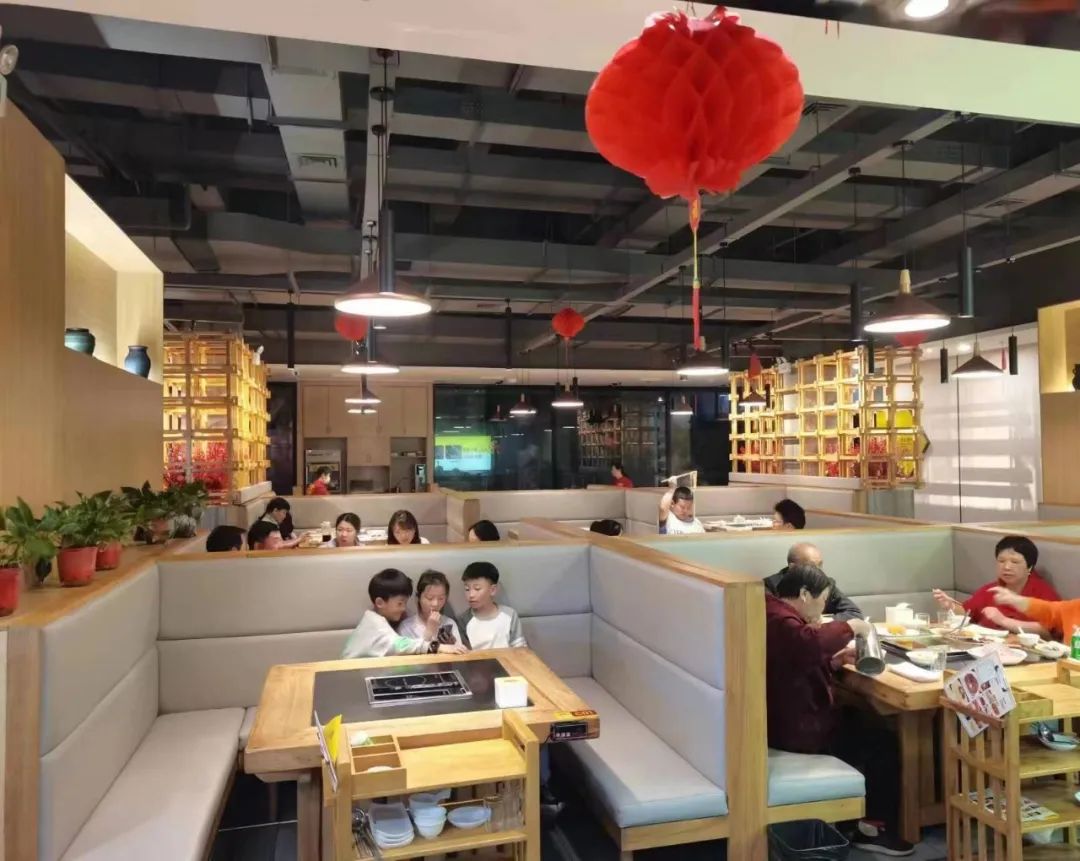 真爆裂or假虚荣?五一我们奔走3大业态,揭秘餐饮真相