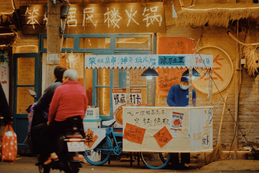 靠极致反差点燃市场，这个“居民楼火锅”杀出