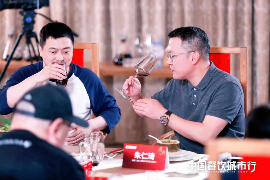 品鉴川菜之美,红咖饭局在水井·黉馆精彩上演