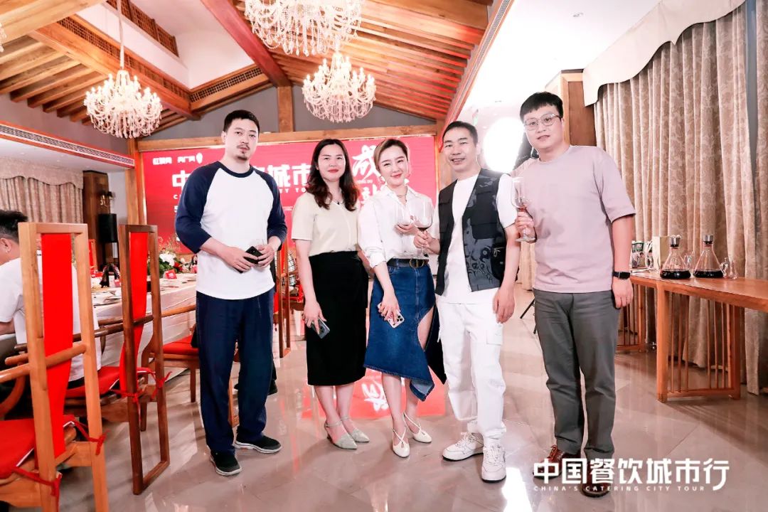 品鉴川菜之美,红咖饭局在水井·黉馆精彩上演