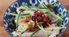 凉皮内放黄瓜丝被罚5000元，黄瓜到底还能不能卖