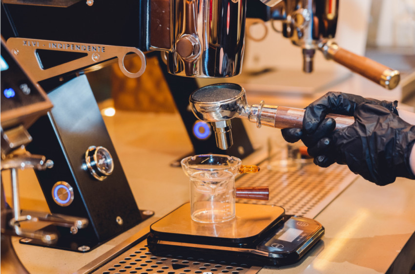 探店|在这家上海新开业的茶饮店,我们看到了茶在下阶段的可能性