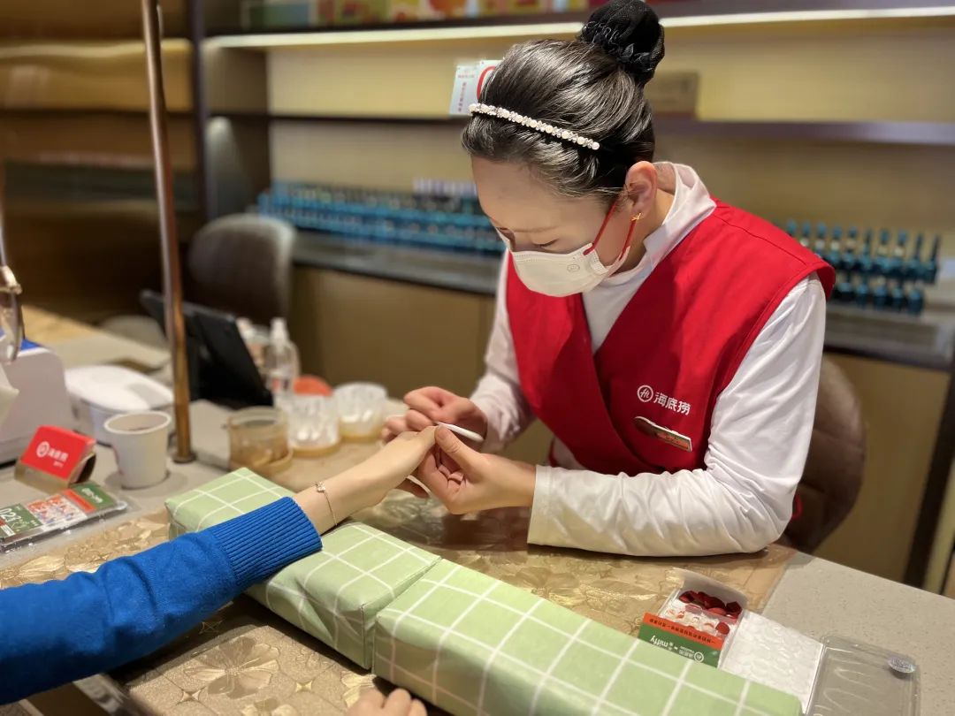 千店规模之上,海底捞的复苏没有“奇招” || 品牌剖析