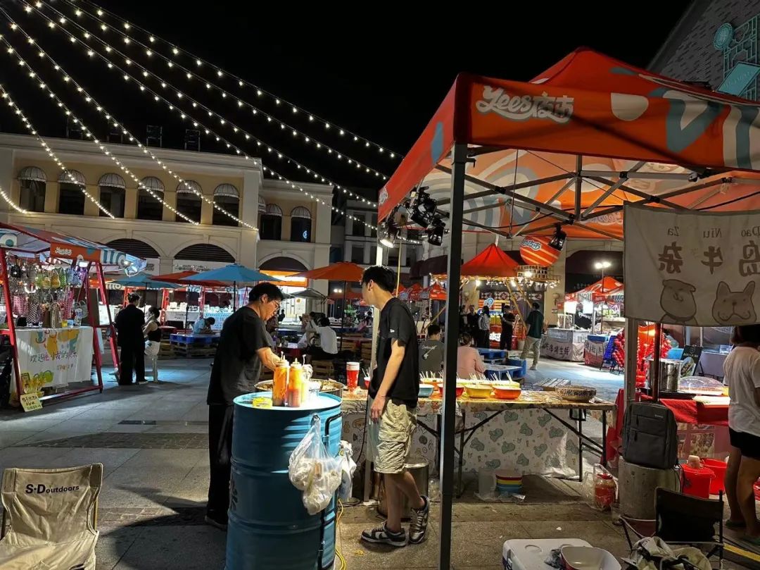 夜市摆摊,能“一夜暴富”?