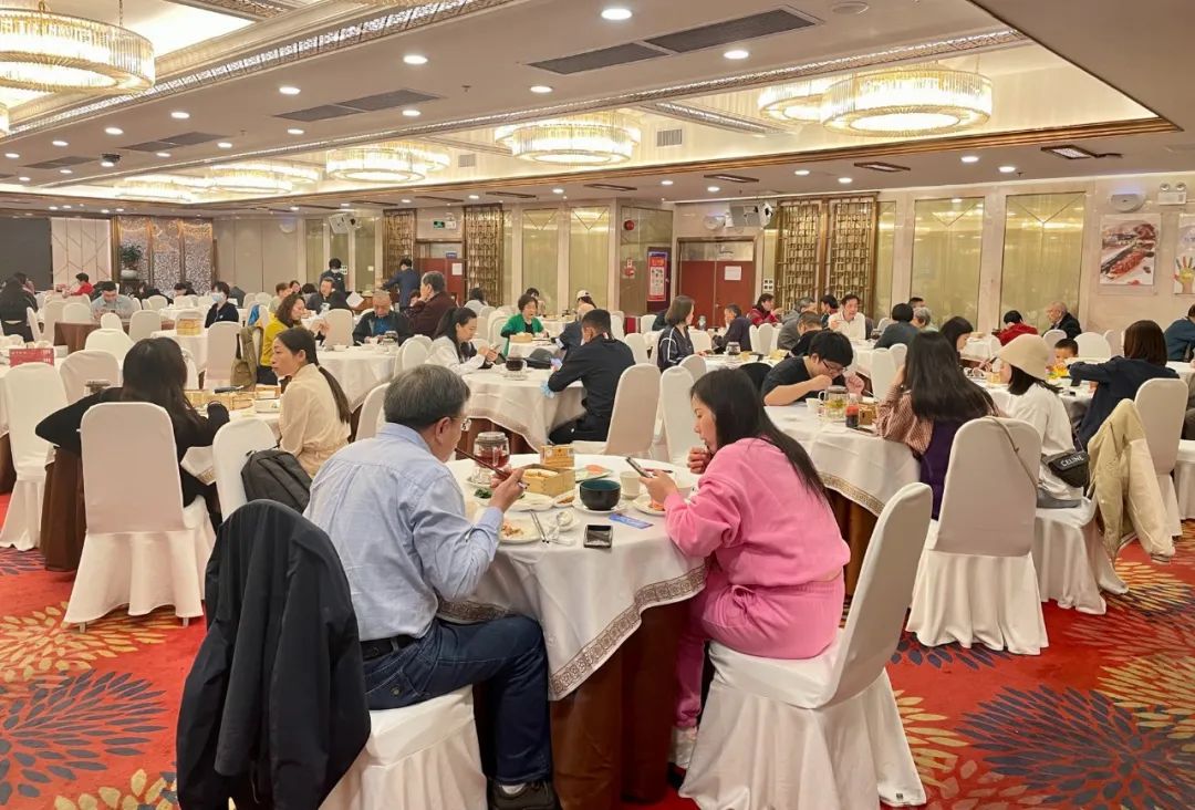 所有参与低价团购的餐厅，都不值得同情！该如何破局？