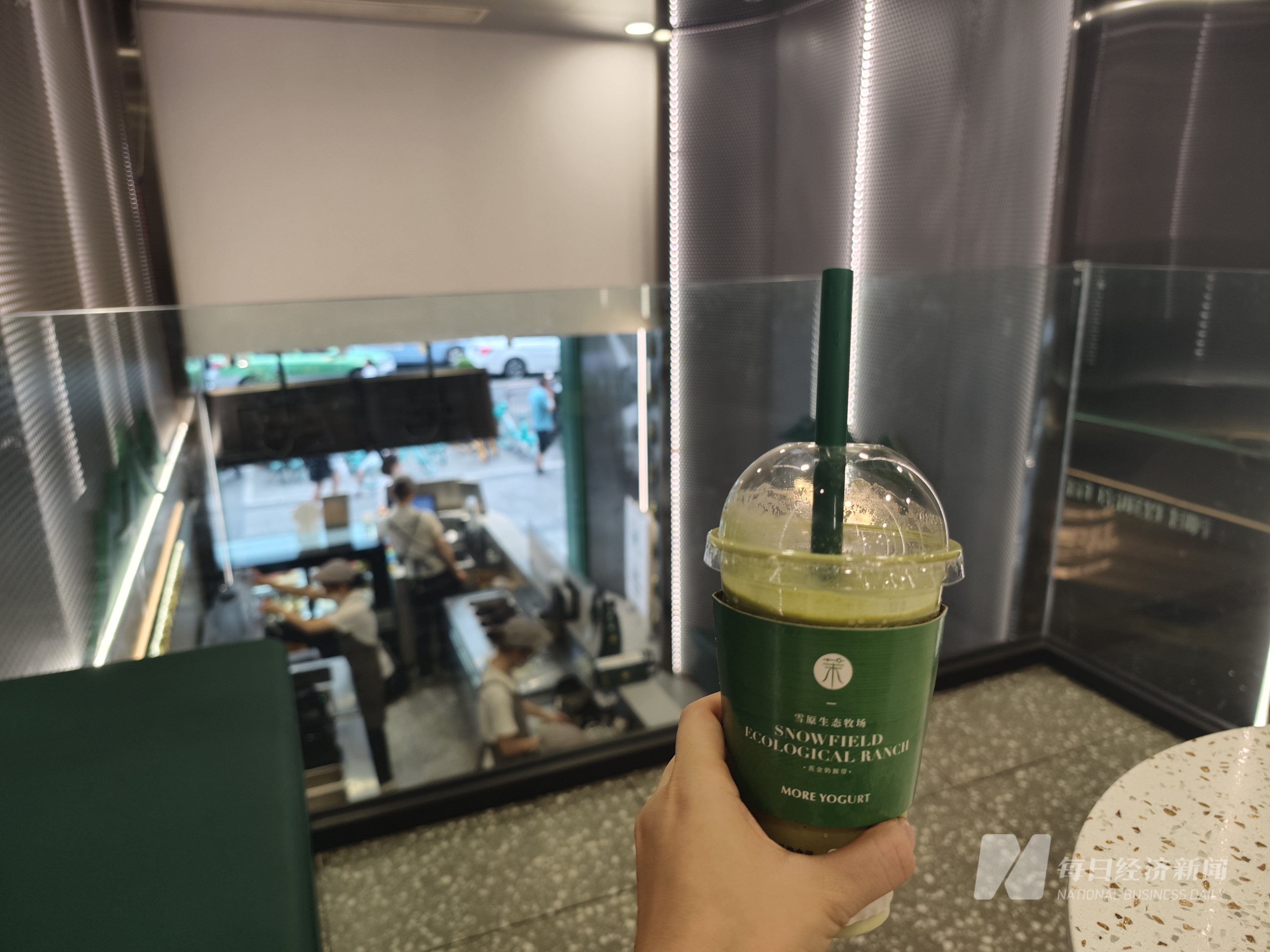 一杯酸奶68元你买不买？茉酸奶的“逆势高价”还能挺多久