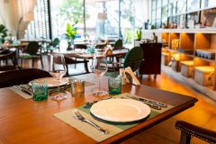 餐厅默许持“假健康证”上岗？食品安全不容作