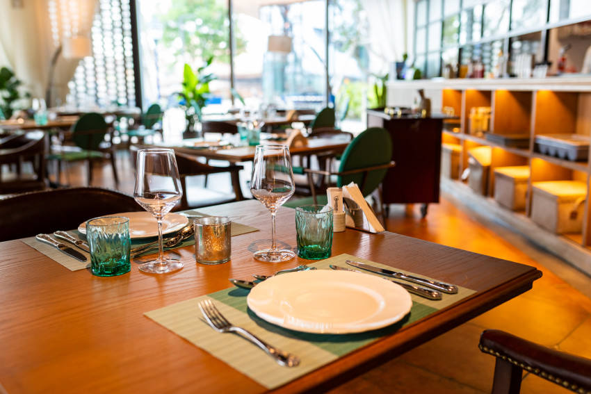 餐厅默许持“假健康证”上岗？食品安全不容作假！