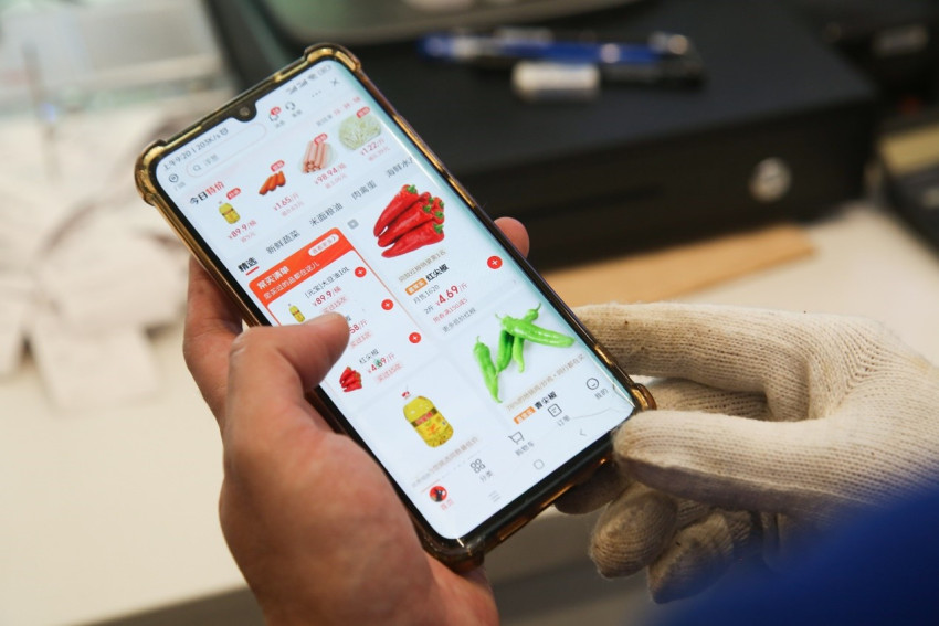 进货、炒菜都不用手,滚筒炒鸡走俏泉城,线上化助力鲁菜“新做”