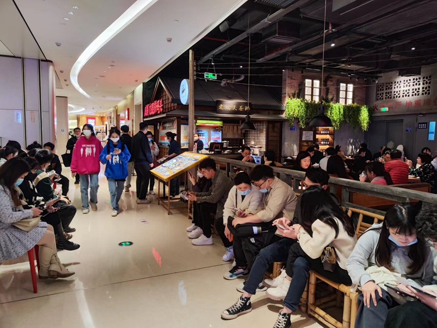 强制扫码点餐违法!上海要求手机点餐餐厅备纸质菜单