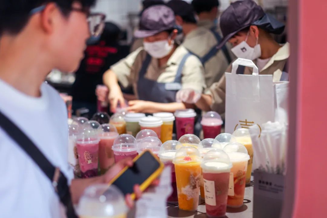 门店数突破2000家,喜茶通过“半年考”