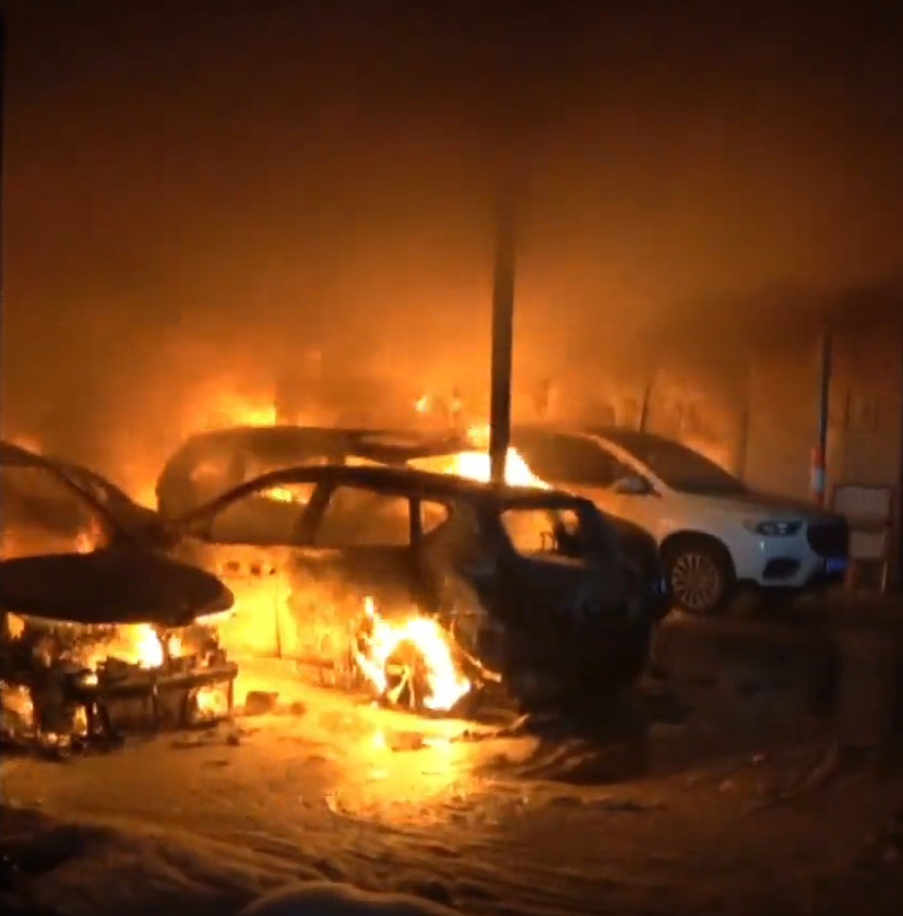 判刑2年赔40万!食客私自进大排档后厨做饭造成火灾,损失135万元