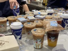 海底捞解释推出顾客洗头服务原因；Tims中国收入