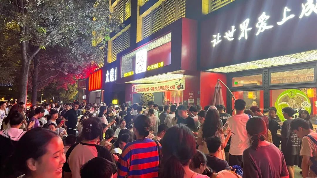 大龙燚十周年庆,花里胡哨背后却是“本质的回归”