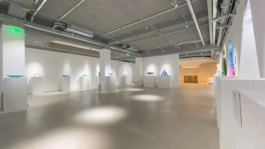 花2.7亿开7家店,这个新鲁菜品牌想把艺术馆搬进餐厅